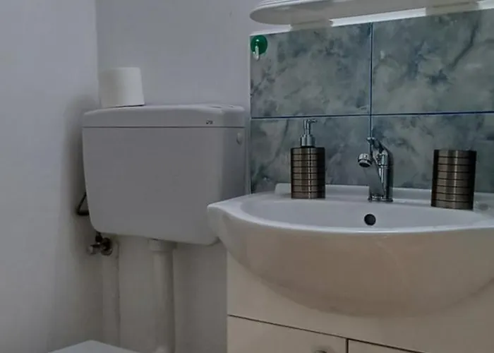 Charm Junior 홈스테이 데포리노드